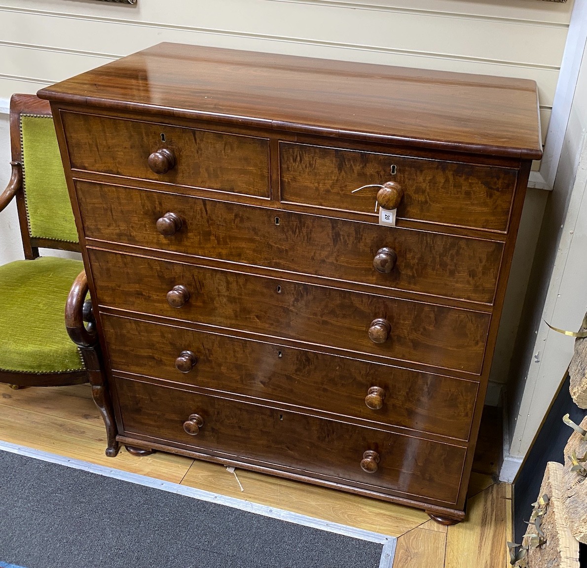 An early Victorian mahogany six drawer chest, width 105cm, depth 53cm, height 110cm